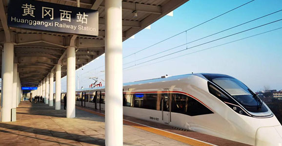 新型城際市域智能列車CINOVA2.0攜華啟智能車載一體化云融合平臺亮...